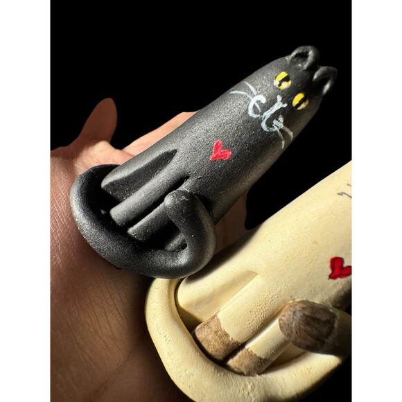 VTG MINIATURE CATS HANDMADE SIGNED DIANNE FOX CLAY BLACK WHITE CAT HANDPAINTED - Picture 7 of 9